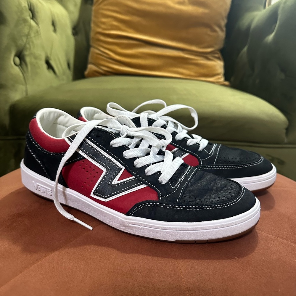 Vans LowLand CC Flying V Leather Men’s Skate Shoes Black Chili Pepper SIZE 7